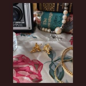 🌟 Vintage Gold Cherub Angel Earrings 🌟